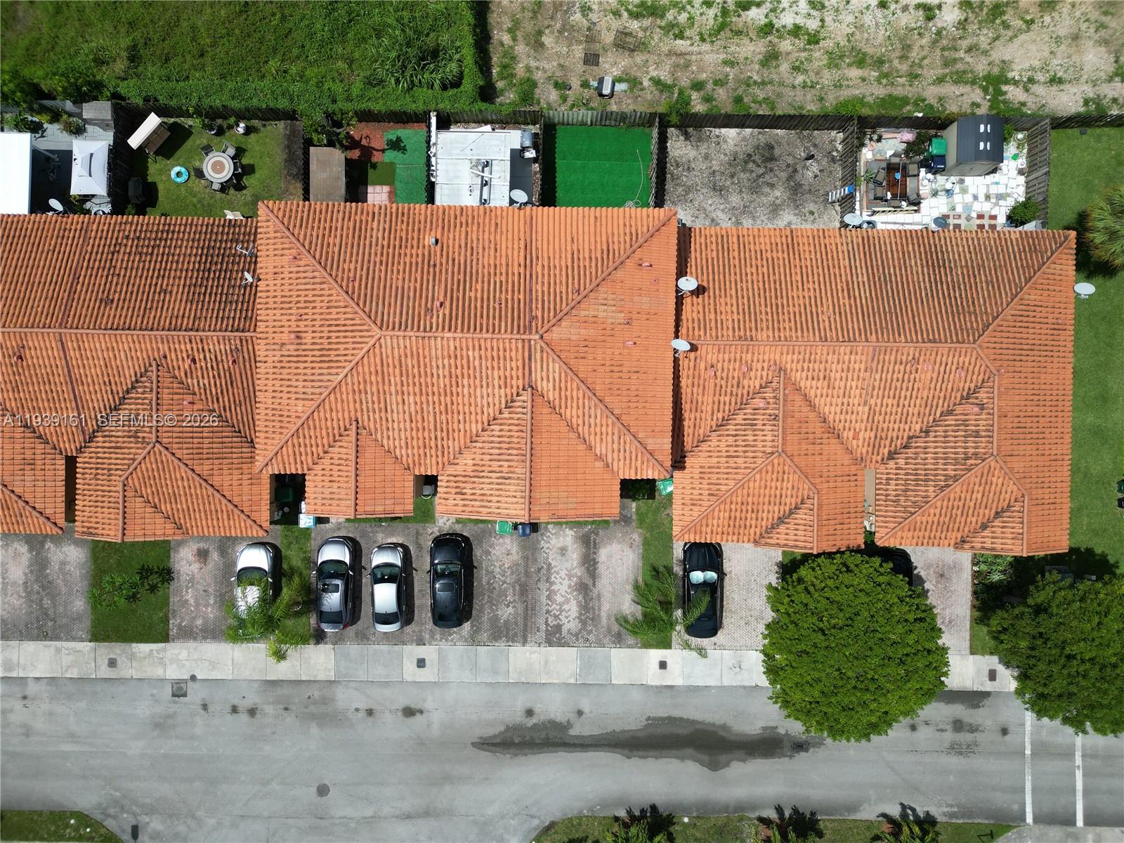 EUREKA PALM GARDEN - Residential Lease