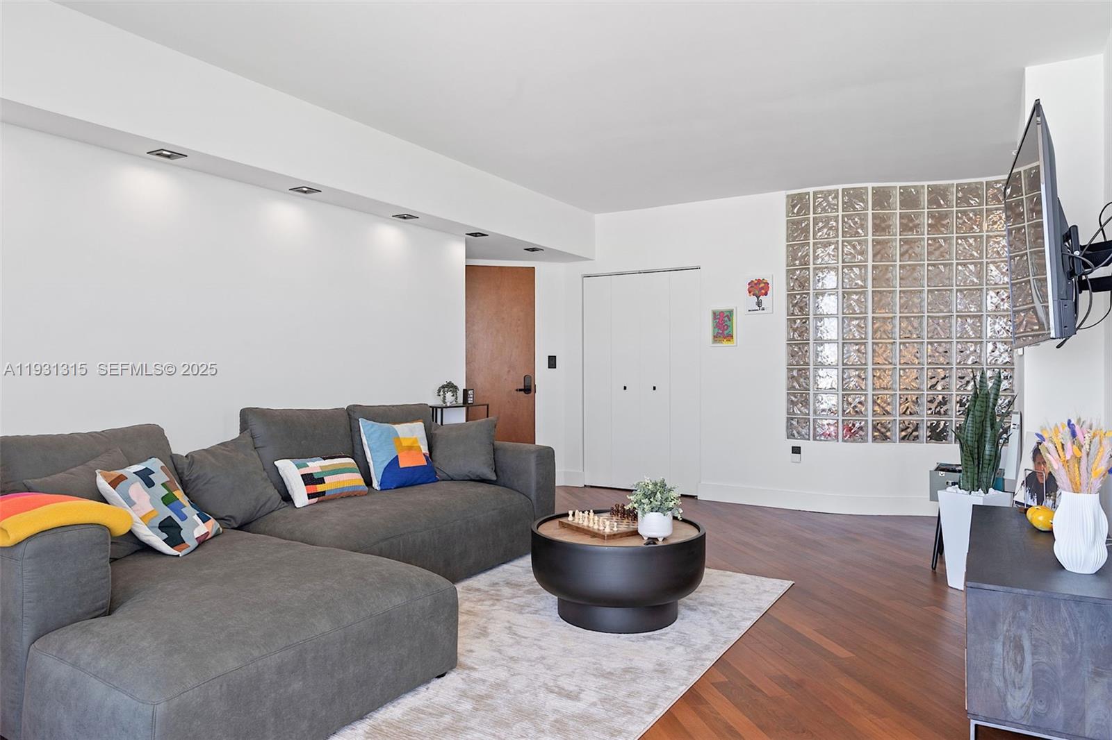 AKOYA CONDO - Residential Lease