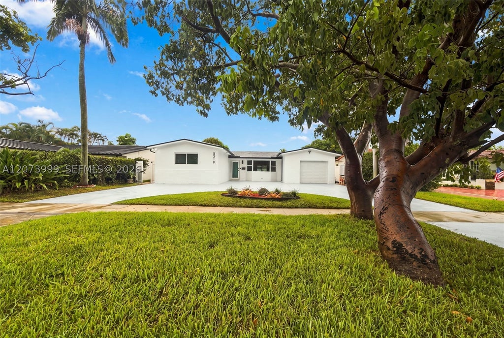 Photo of 5518 Mckinley St, Hollywood, FL 33021 (MLS # A12073999)