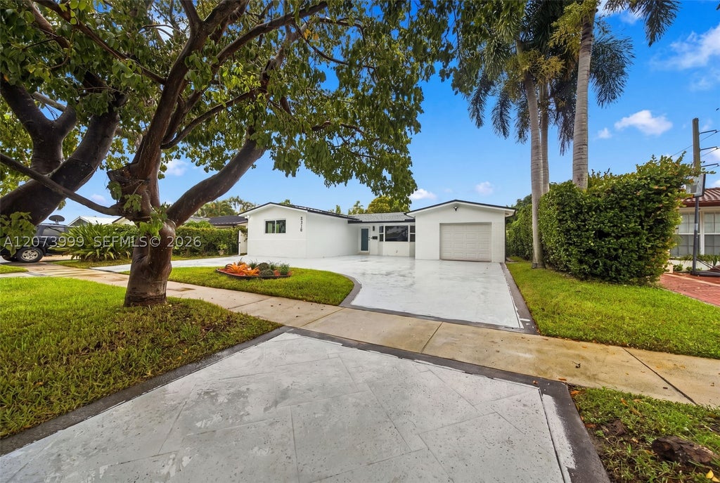 Photo of 5518 Mckinley St, Hollywood, FL 33021 (MLS # A12073999)