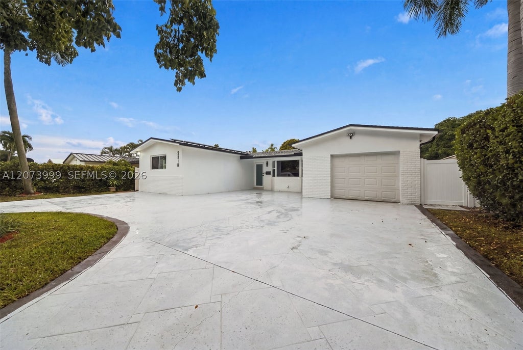 Photo of 5518 Mckinley St, Hollywood, FL 33021 (MLS # A12073999)