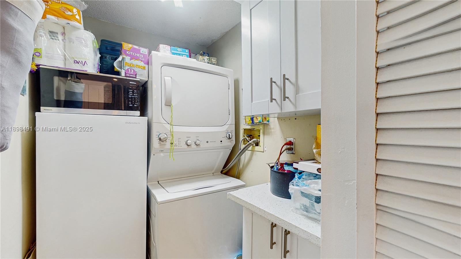 KENLAND COURT - Residential