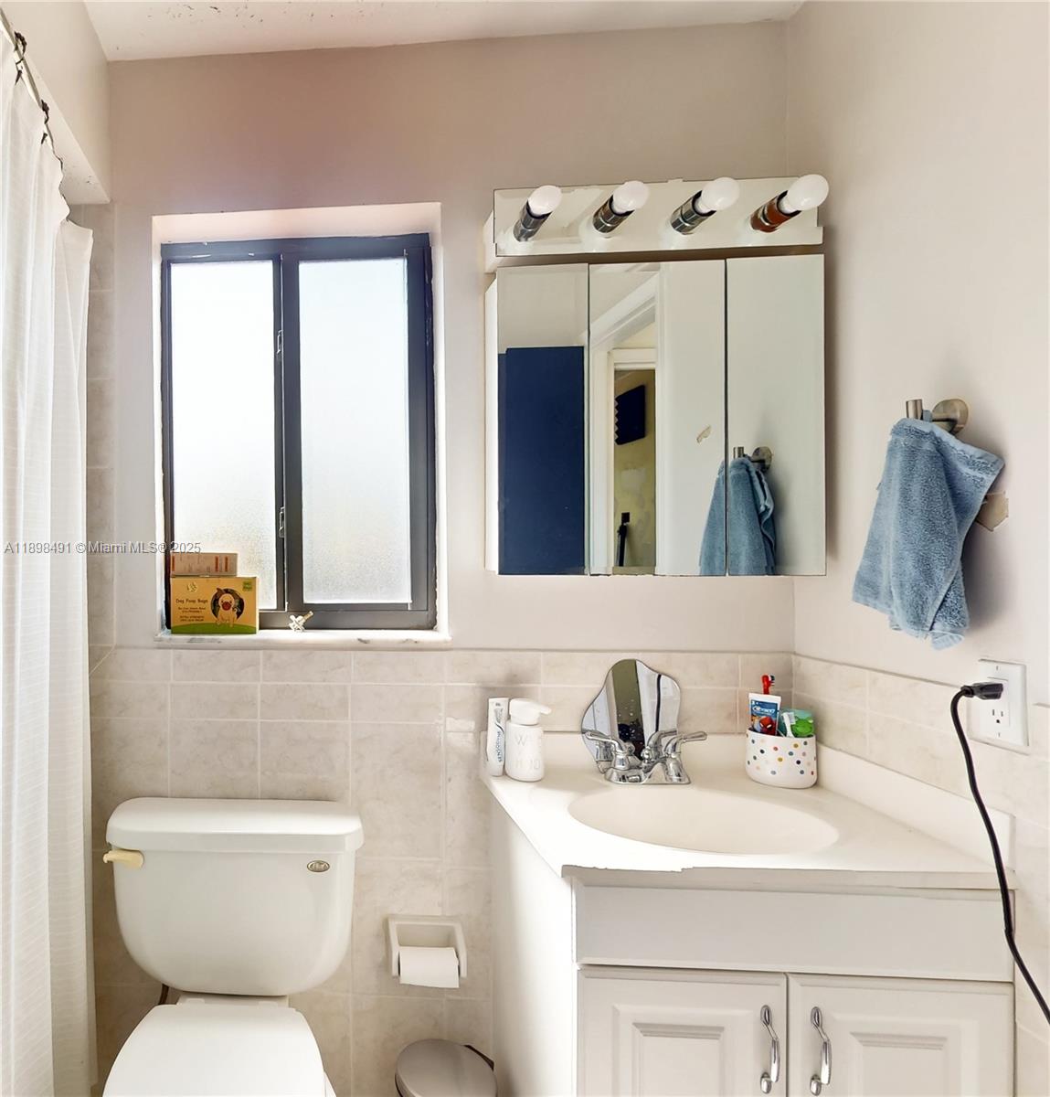 KENLAND COURT - Residential