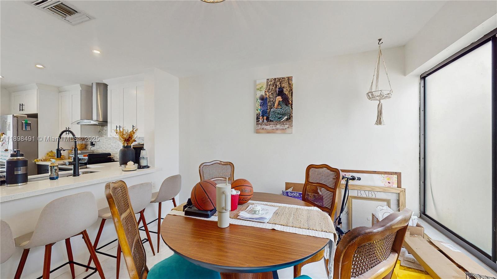 KENLAND COURT - Residential