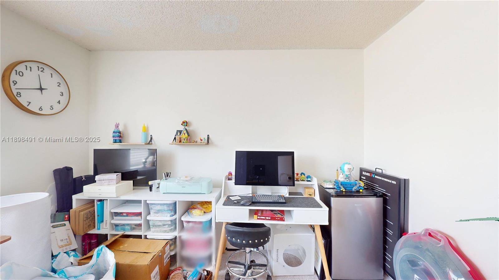 KENLAND COURT - Residential