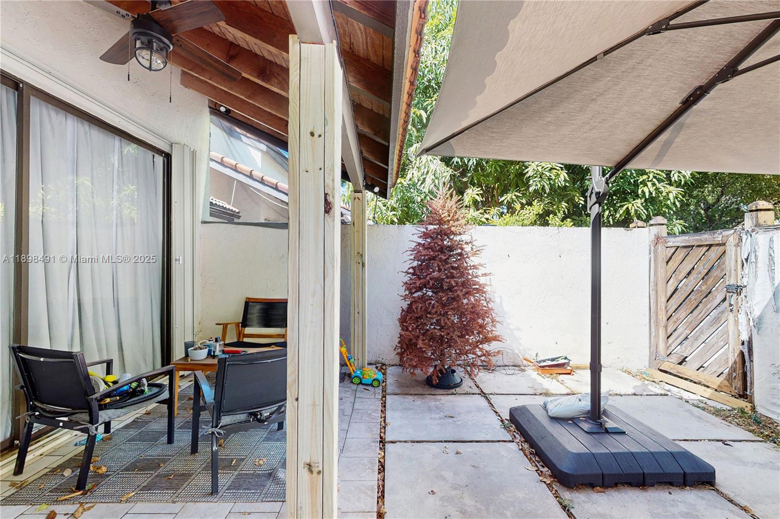 KENLAND COURT - Residential