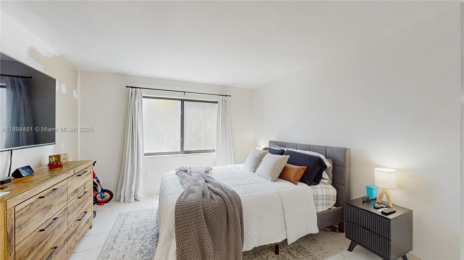 KENLAND COURT - Residential