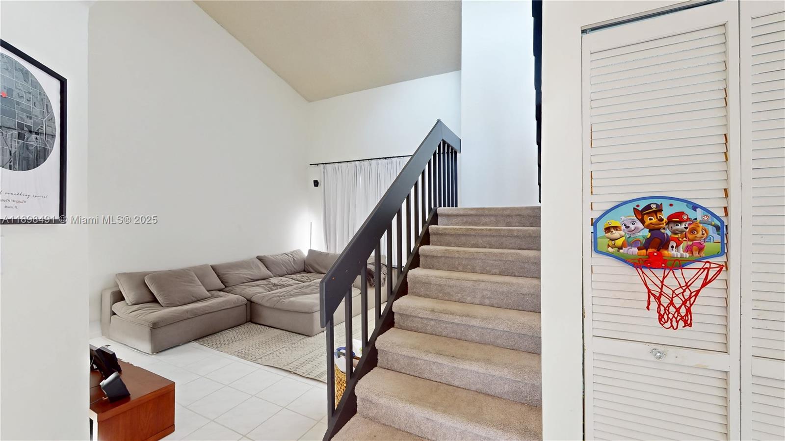 KENLAND COURT - Residential