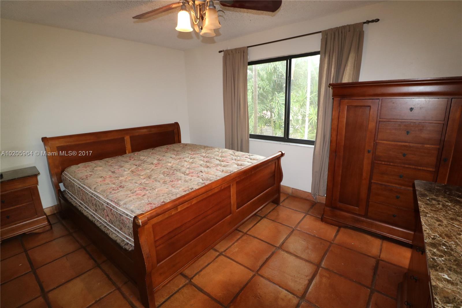 TIGERS TEN CONDO - Residential Lease