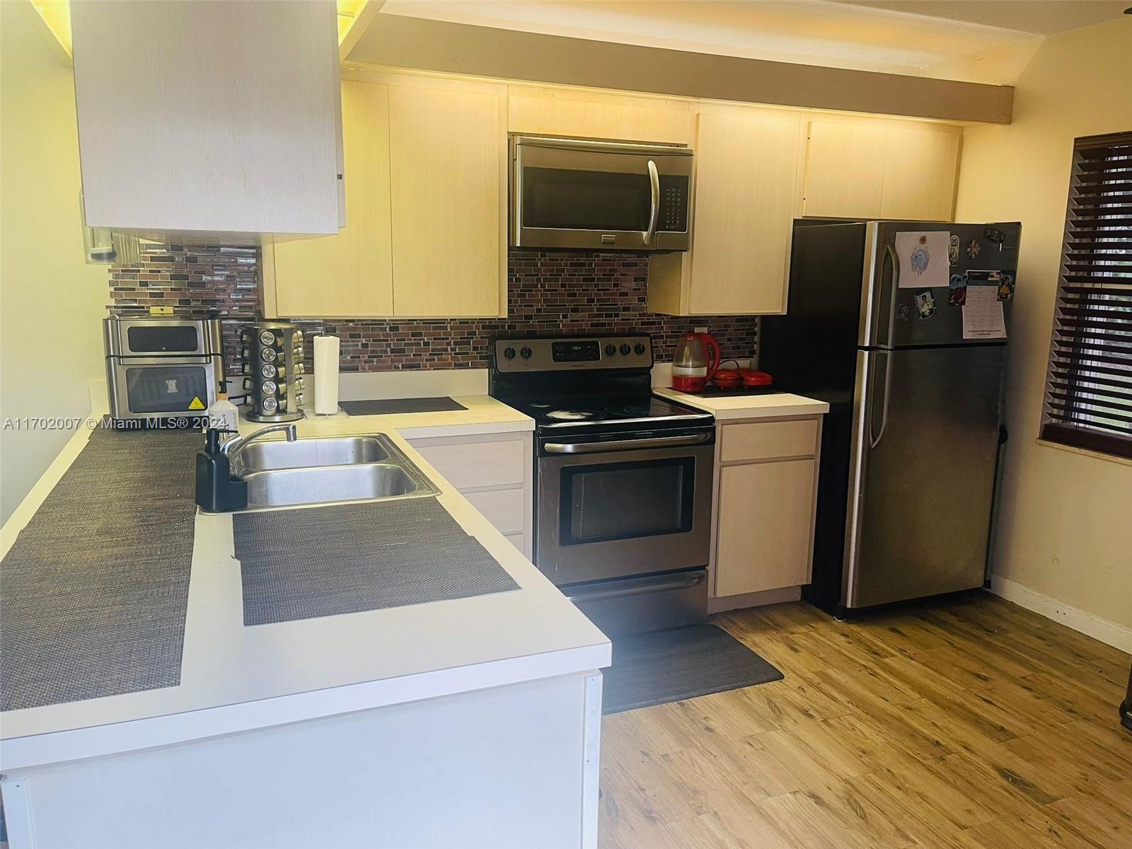STAMFORD AT ROYAL PALM BE - Residential
