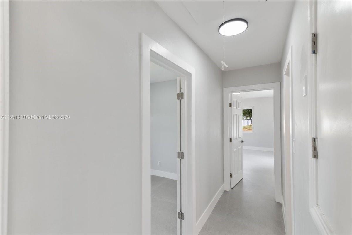 HOLLYWOOD - Residential Lease
