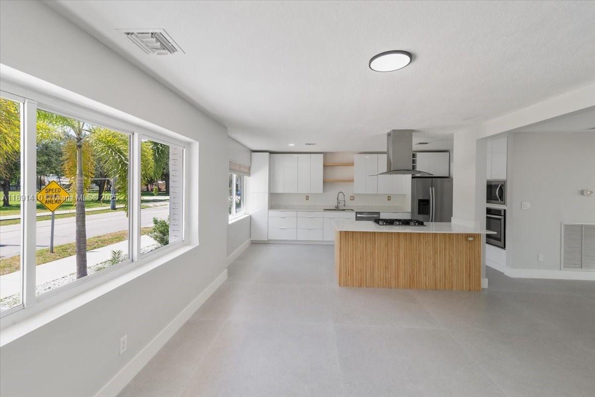 HOLLYWOOD - Residential Lease