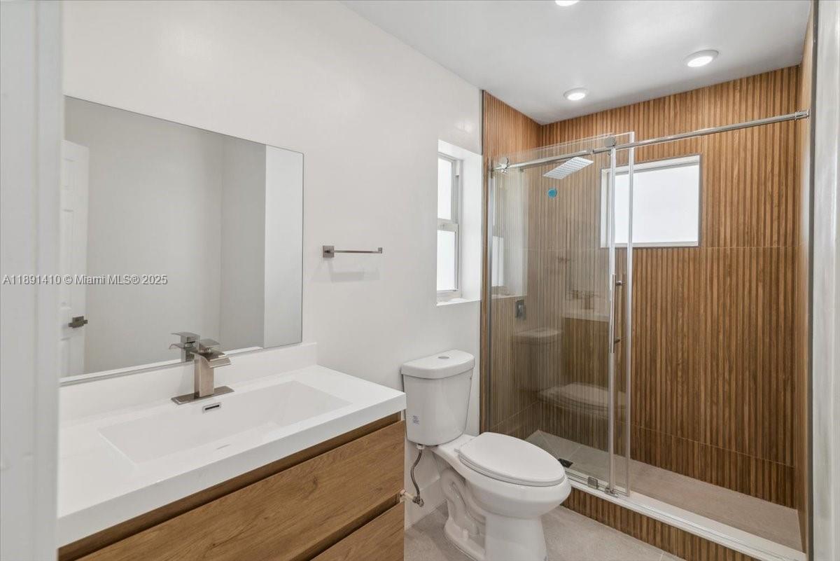 HOLLYWOOD - Residential Lease