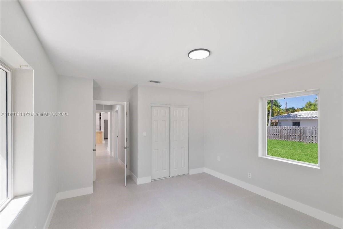 HOLLYWOOD - Residential Lease