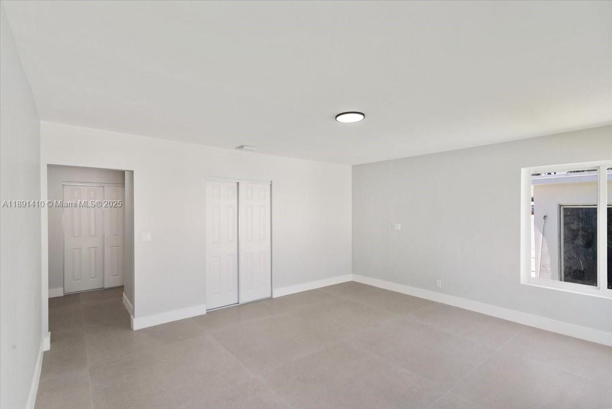 HOLLYWOOD - Residential Lease
