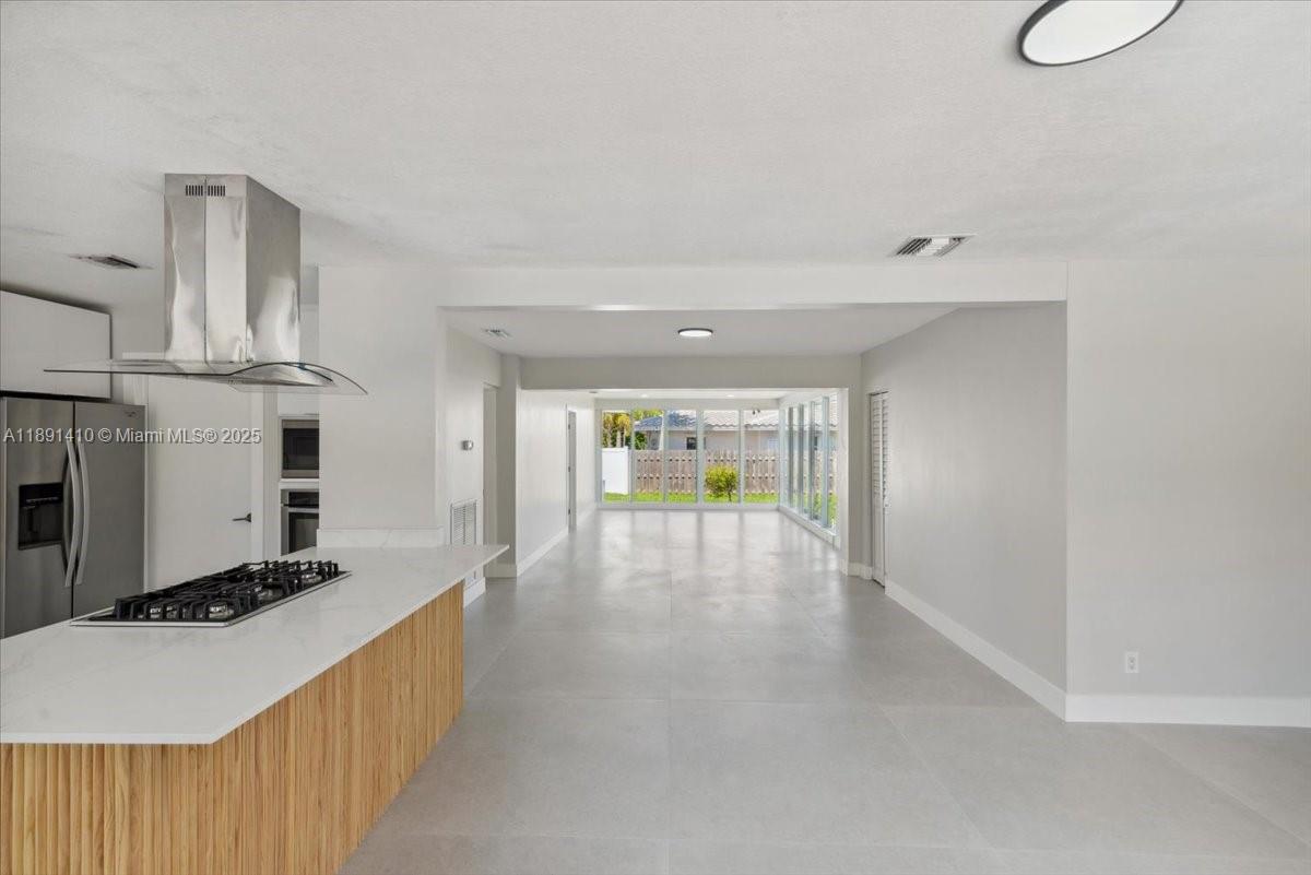 HOLLYWOOD - Residential Lease