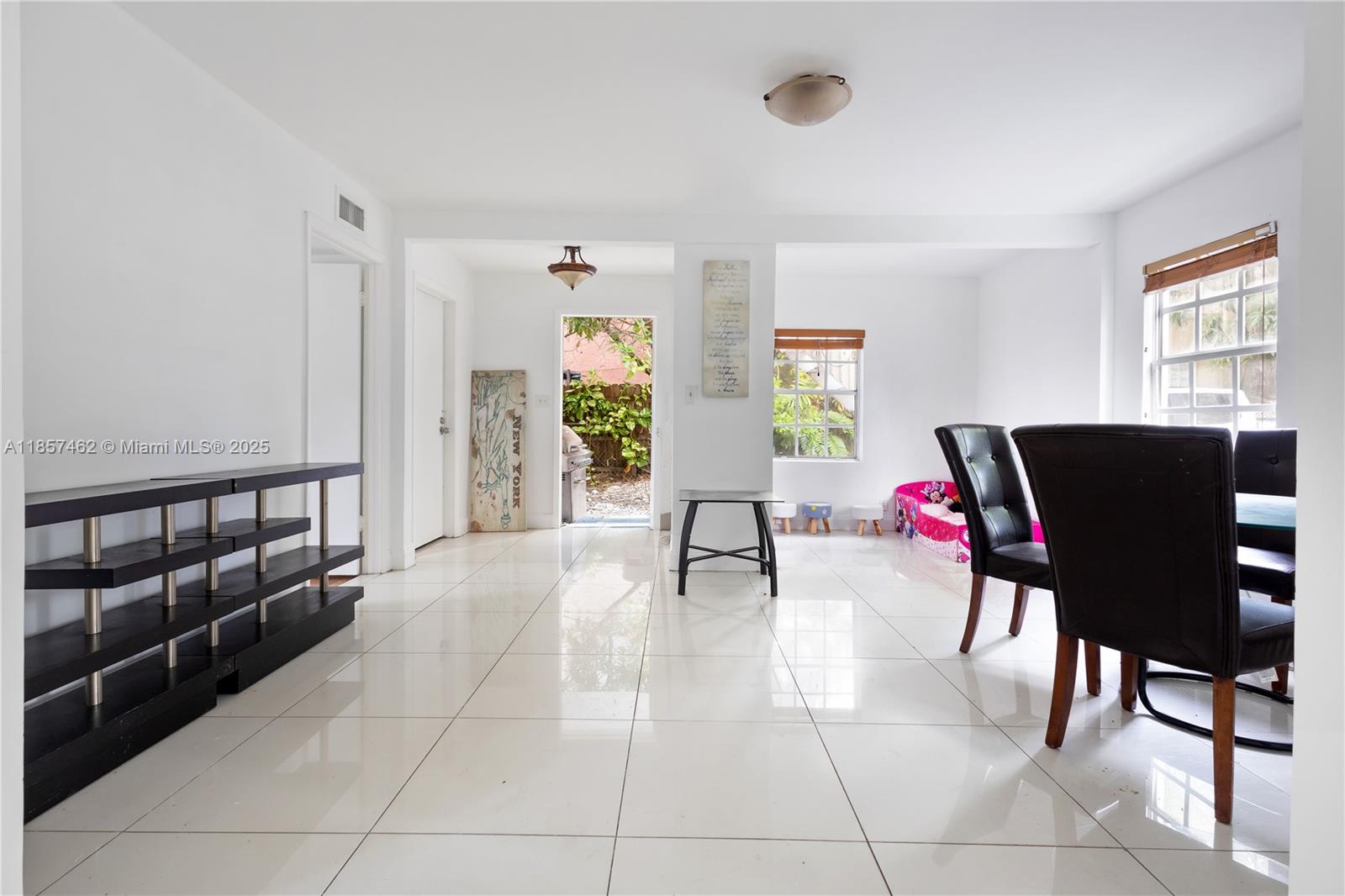 PALM GROVE - Residential Income