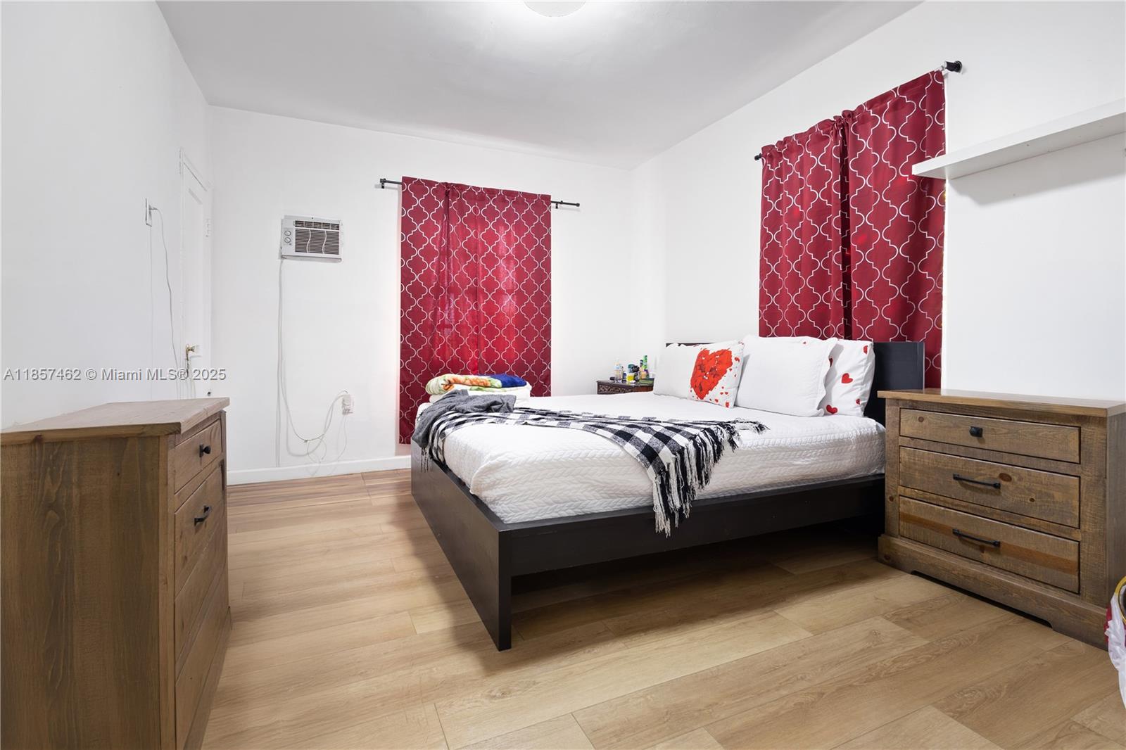 PALM GROVE - Residential Income