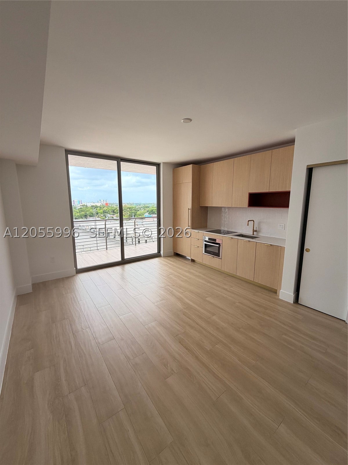 90 NE 32 STREET 823