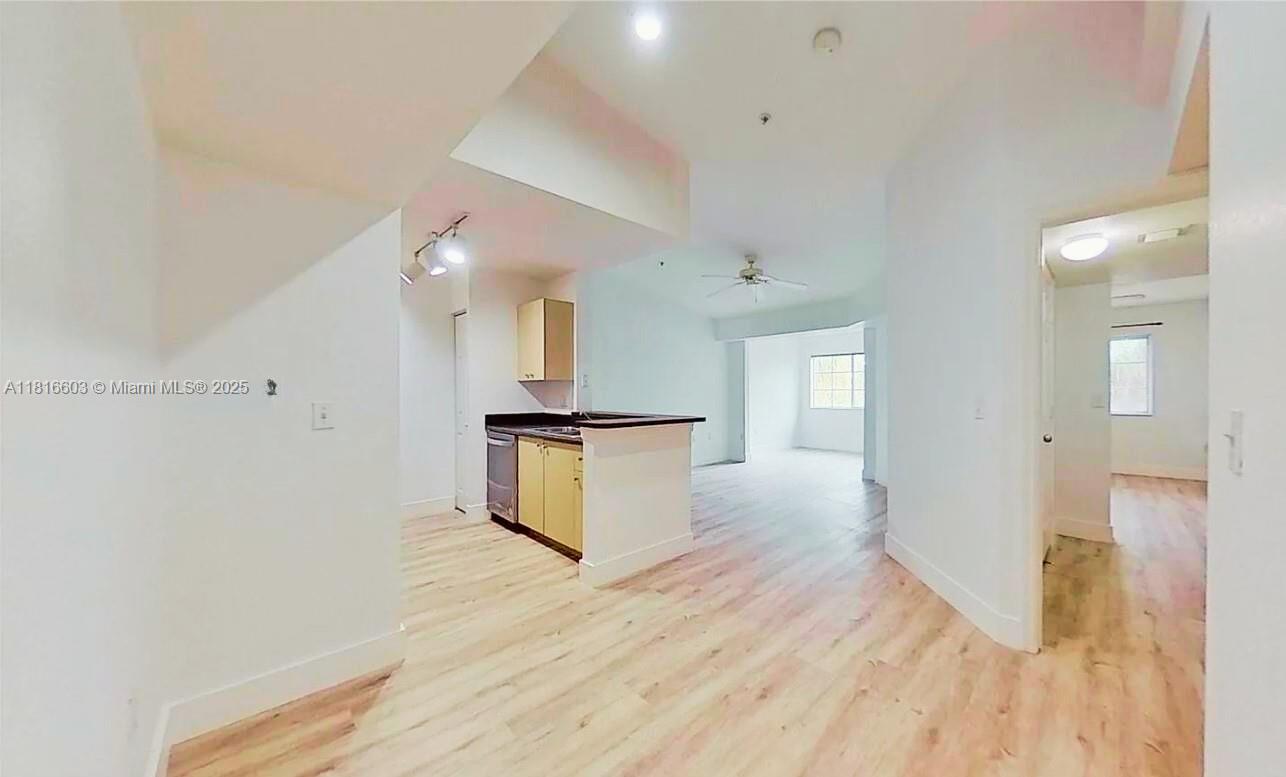 Rental Property at 2544 Centergate Dr 303, Miramar, Broward County, Florida - Bedrooms: 1 
Bathrooms: 1  - $2,100 MO.