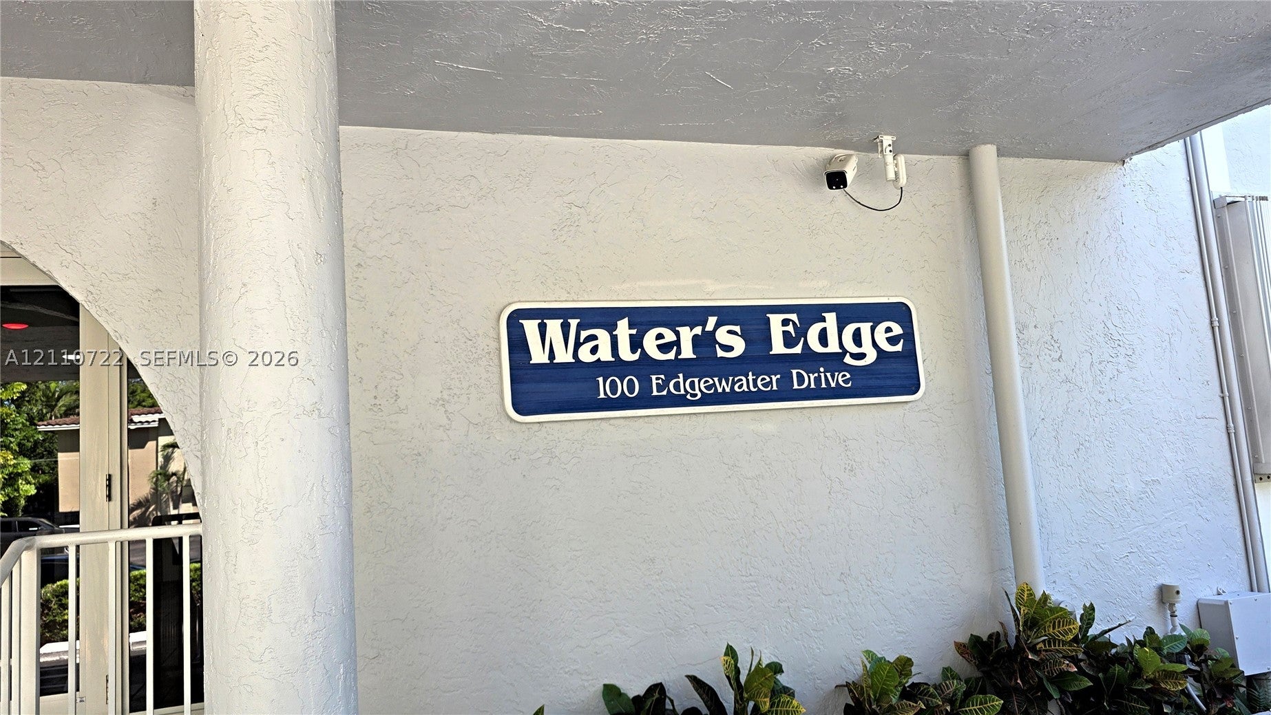 100 Edgewater Dr 115