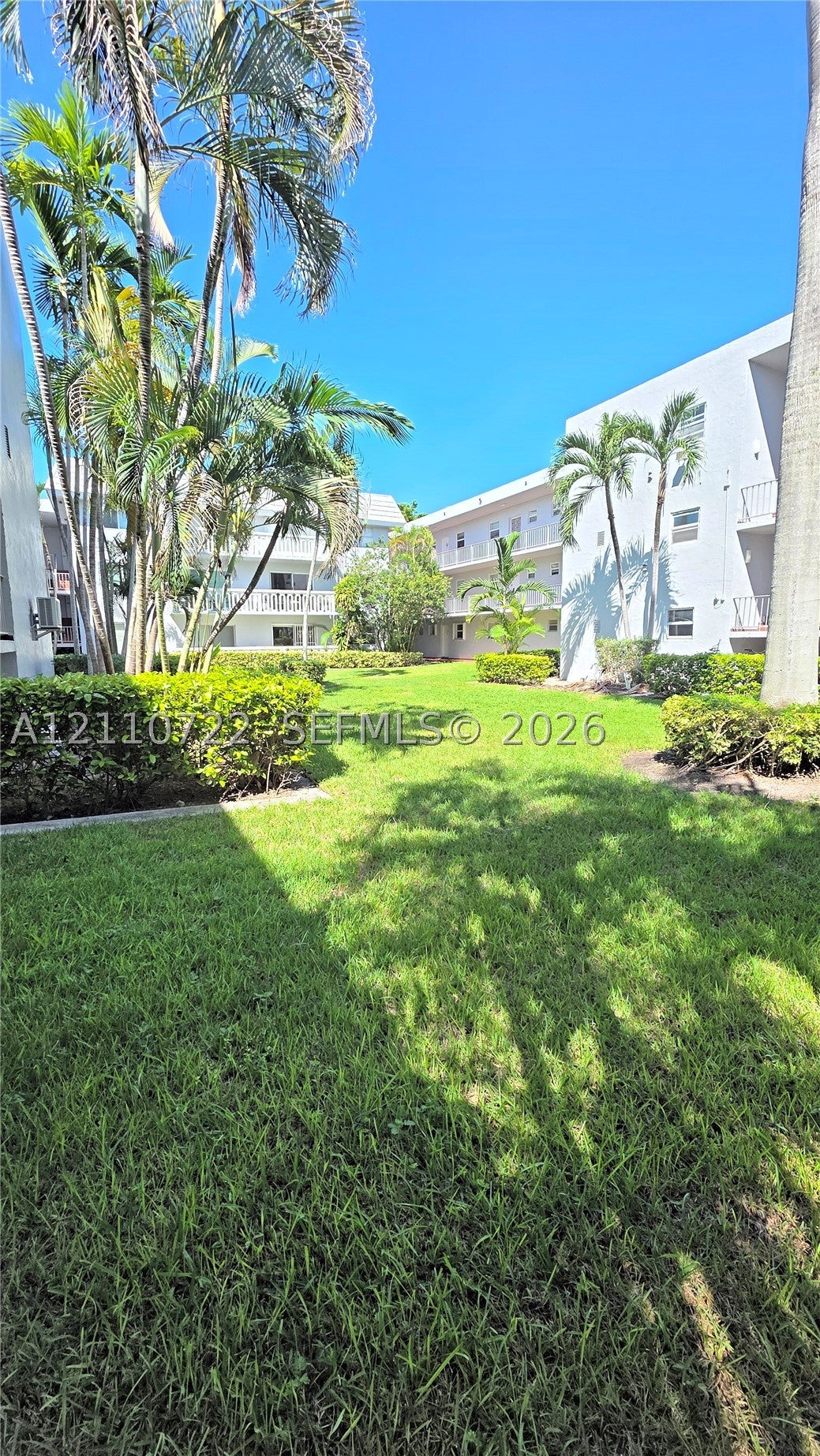 100 Edgewater Dr 115