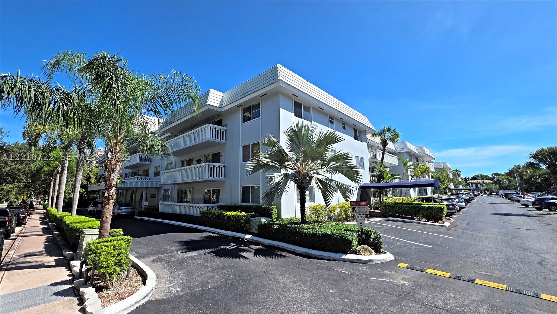 100 Edgewater Dr 115