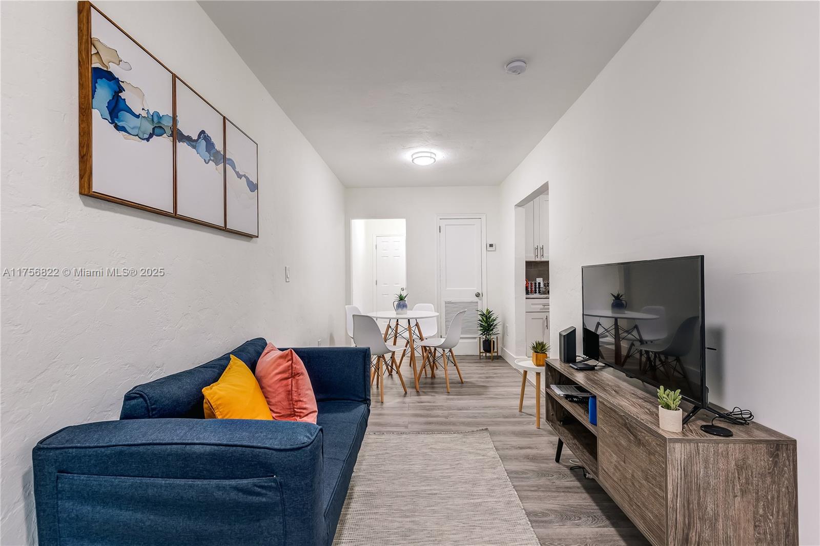 327 Ne 55th St 327, Miami, Broward County, Florida - 2 Bedrooms  
1 Bathrooms - 