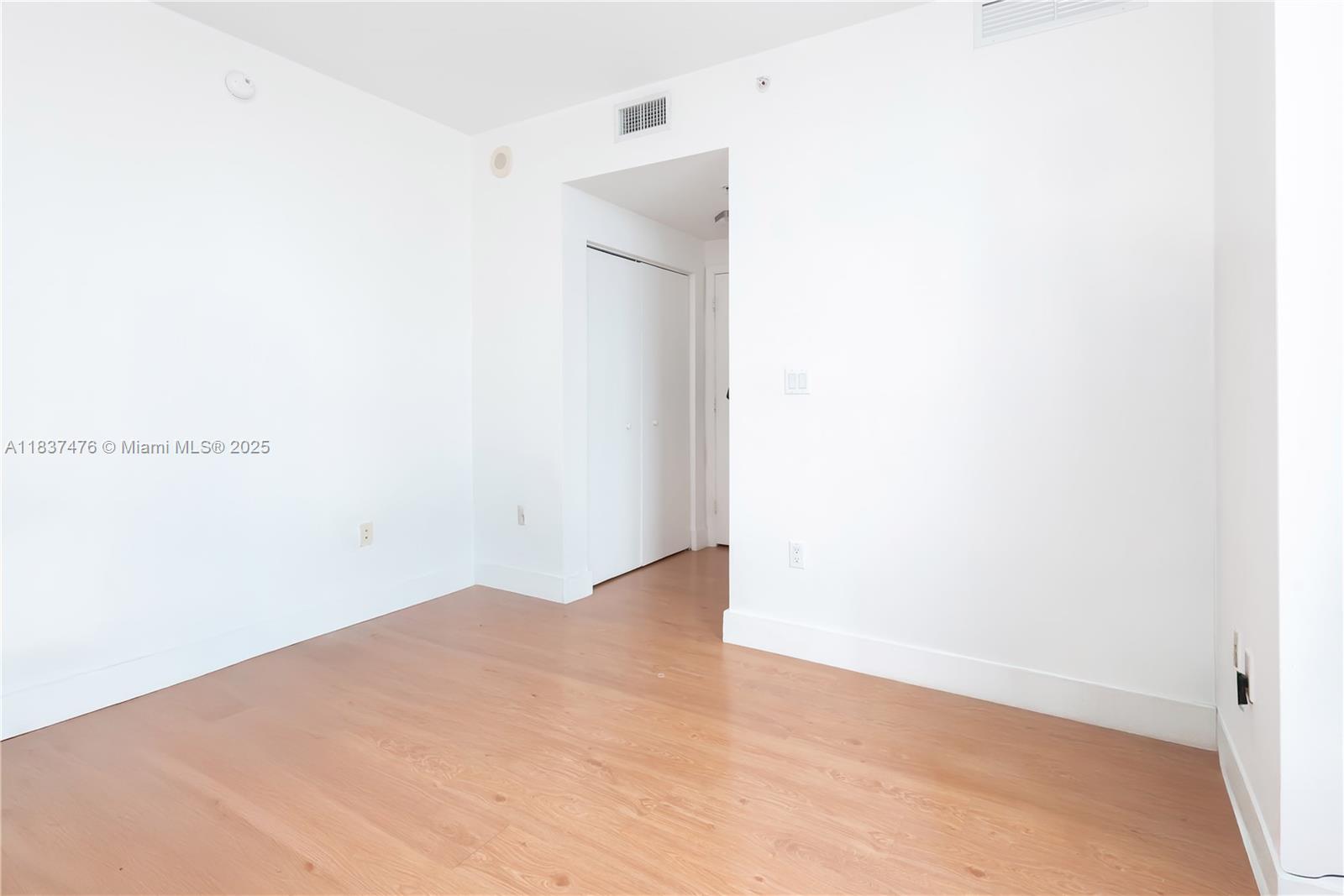 IVY CONDO - Residential