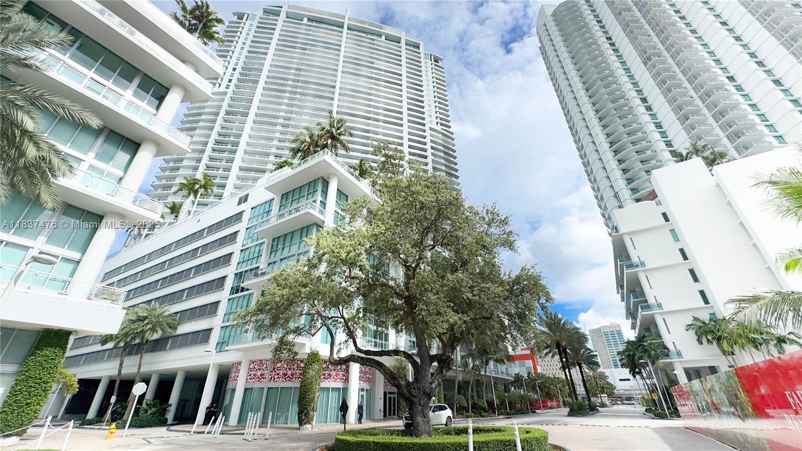 IVY CONDO - Residential