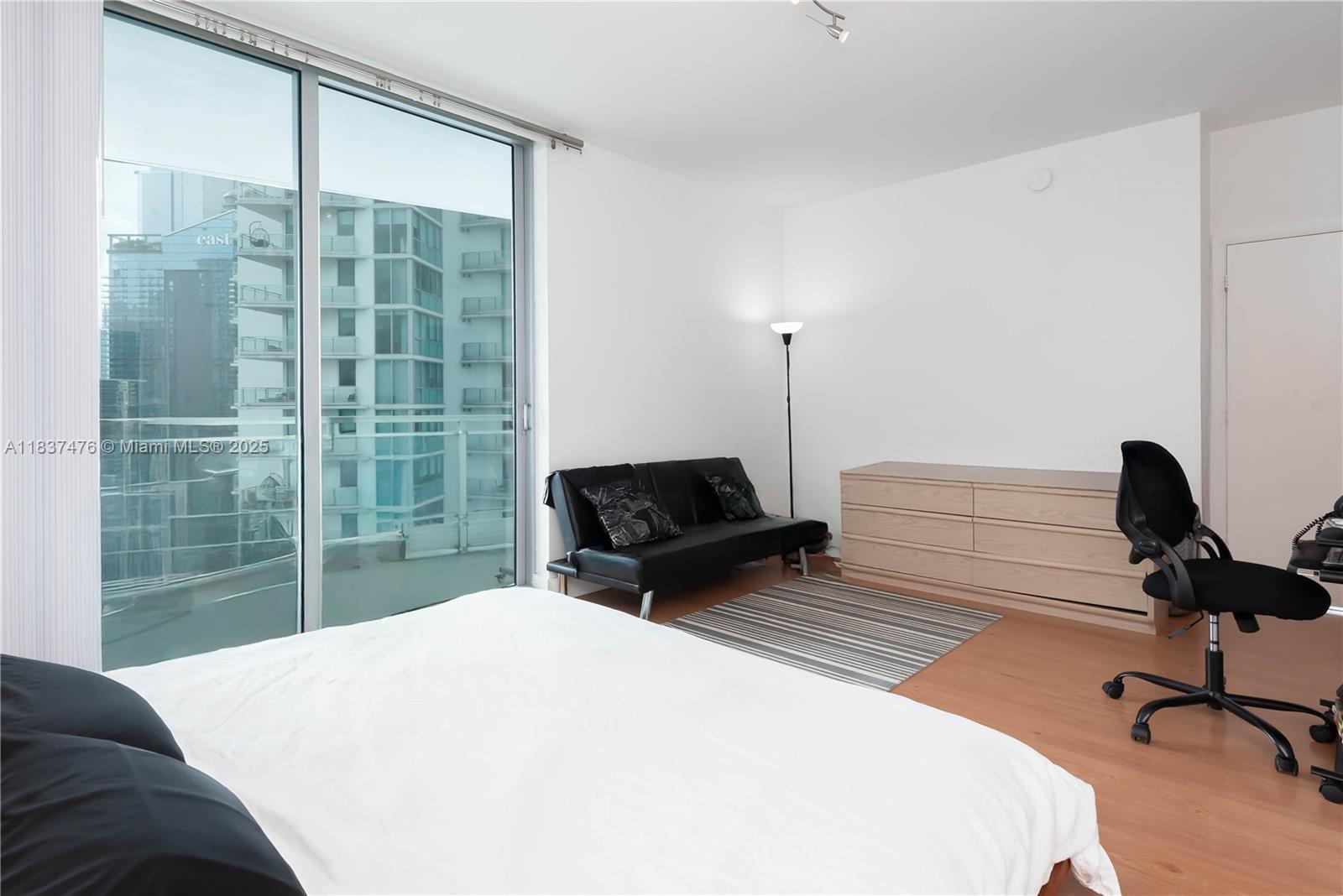 IVY CONDO - Residential