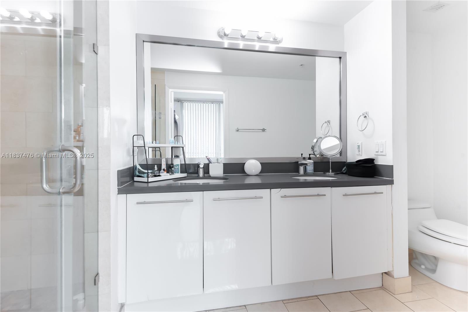 IVY CONDO - Residential