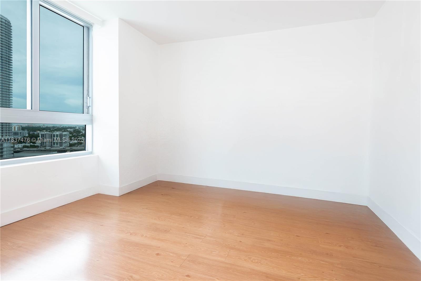 IVY CONDO - Residential