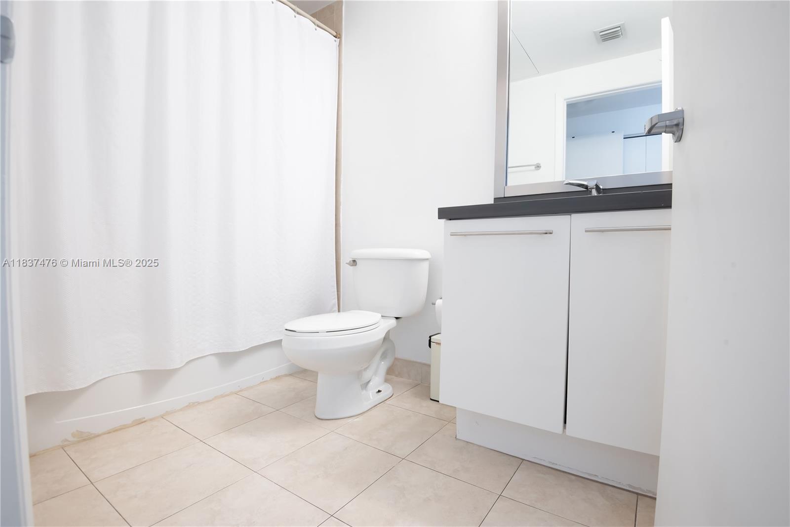 IVY CONDO - Residential