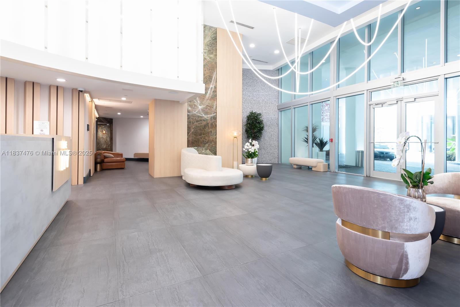 IVY CONDO - Residential