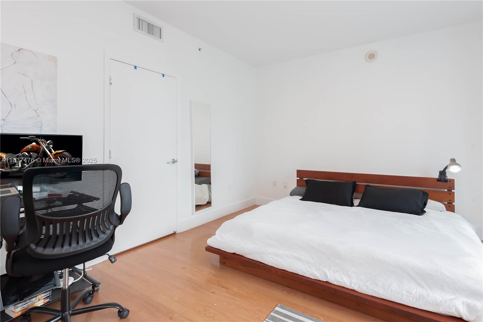 IVY CONDO - Residential