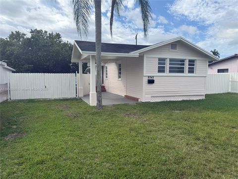 8242 SW 43rd Ter Miami FL 33155
