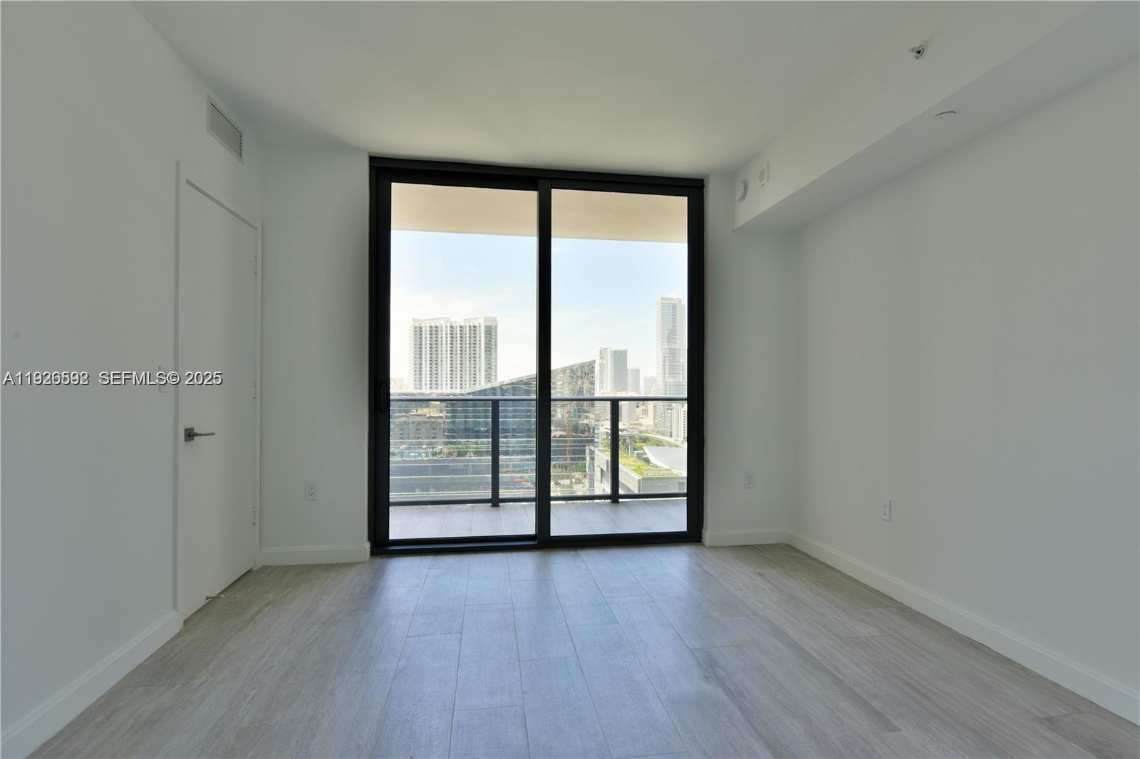 BRICKELL HEIGHTS EAST CON - Residential Lease