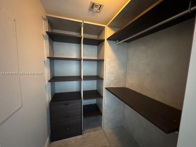 BRICKELL HEIGHTS EAST CON - Residential Lease