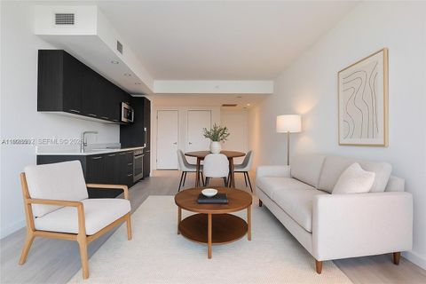 45 SW 9th St 2209 Miami FL 33130