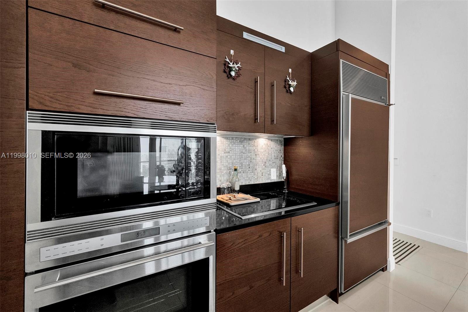 ICONBRICKELL CONDO NO 1 - Residential