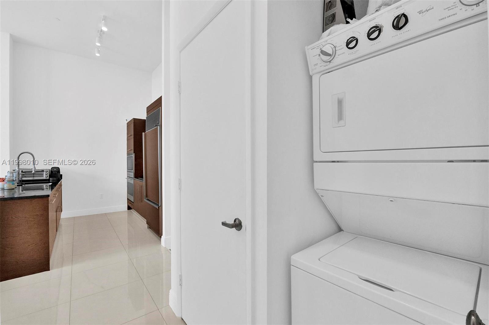 ICONBRICKELL CONDO NO 1 - Residential