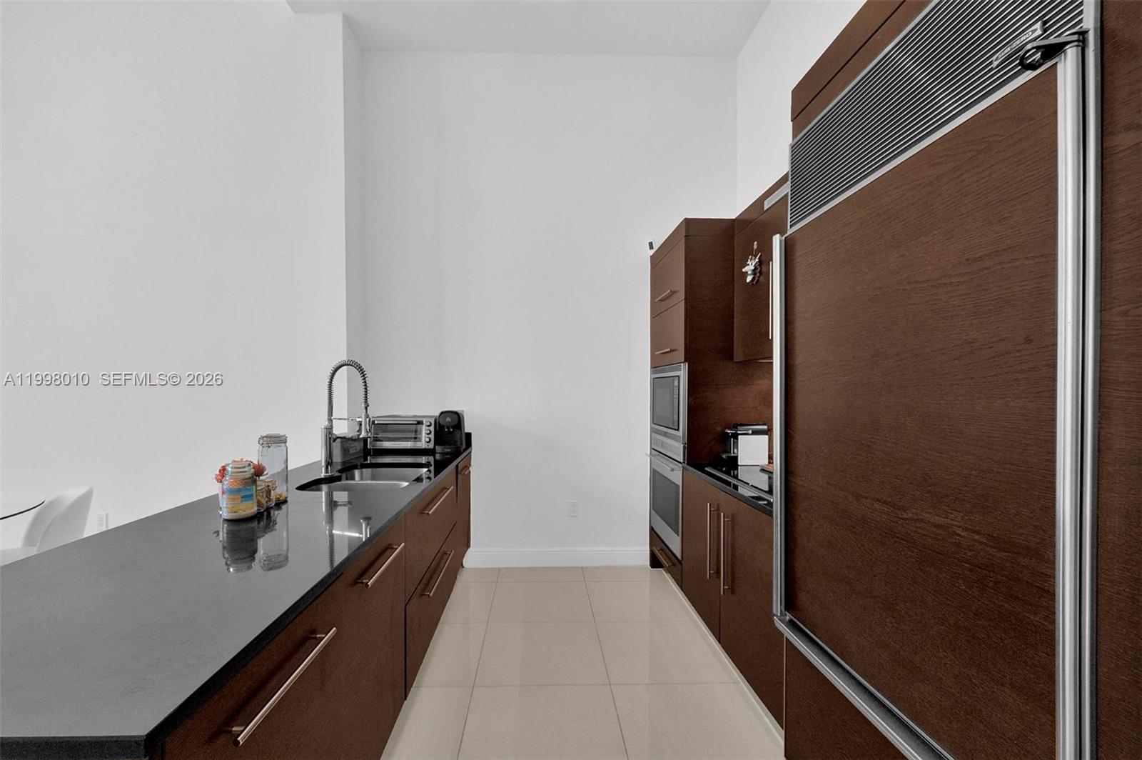 465 Brickell Ave 1406