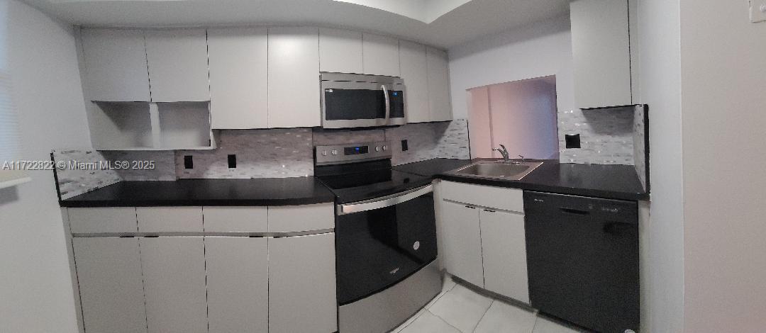 ROYAL PARK CONDO - Residential