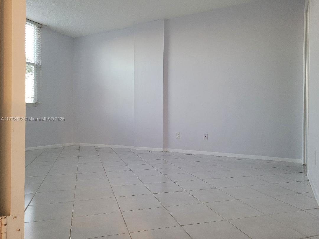ROYAL PARK CONDO - Residential