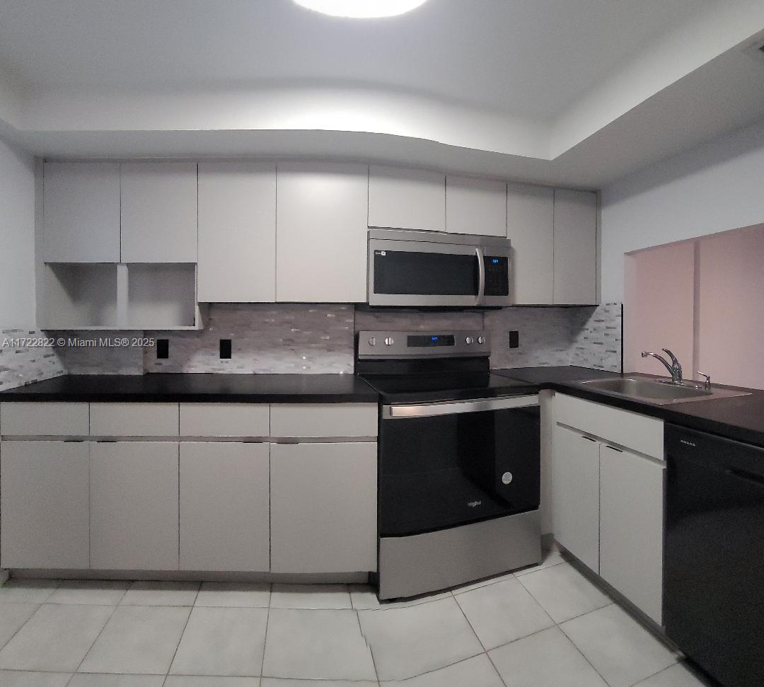 ROYAL PARK CONDO - Residential