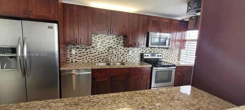 DEL PRADO MARINA - Residential