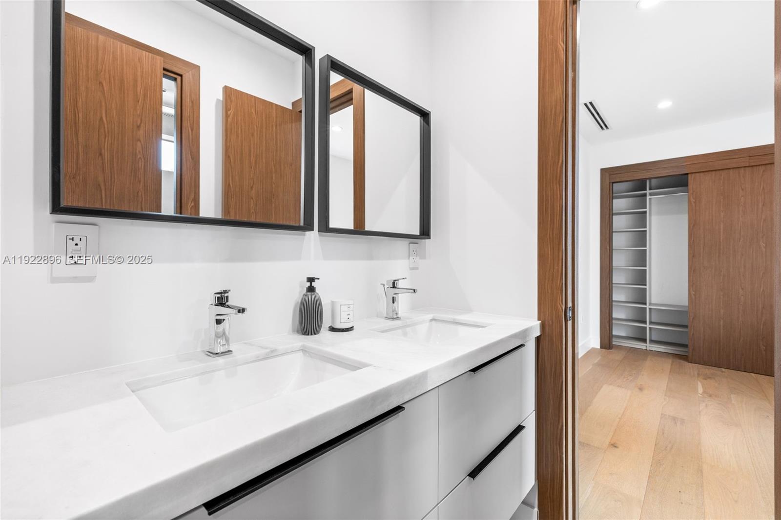 PULLMAN PK - Residential