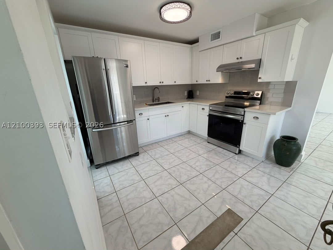 Properties 4 1400 Lincoln Rd 301