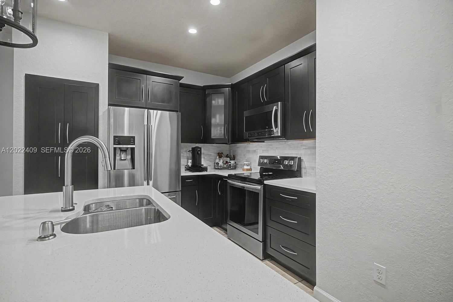 ATLANTIS AT OASIS - Residential